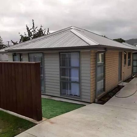 Entire House - Brand New 2 Bedroom House Lower Hutt Esterno foto