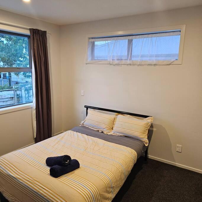 Entire House - Brand New 2 Bedroom House Lower Hutt Esterno foto